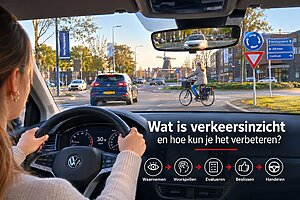 Leerling oefent verkeersinzicht tijdens rijles door bewust vooruit te kijken